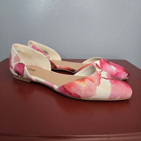 Just Fab Steal The Show Pink Floral Faux Leather D'Orsay Flats 7.5 (Runs Big) - Picture 2 of 12